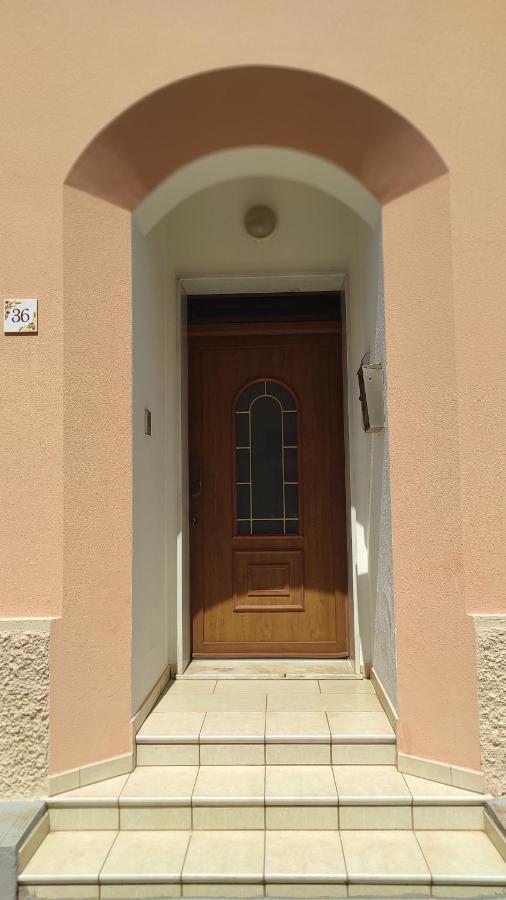Ferienwohnung Casa Trifo Tiggiano Exterior foto